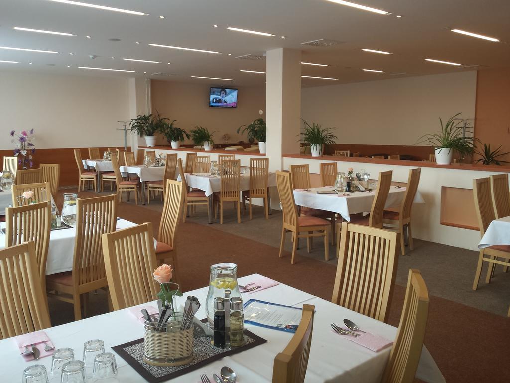 Hotel Lineas Prešov Екстериор снимка