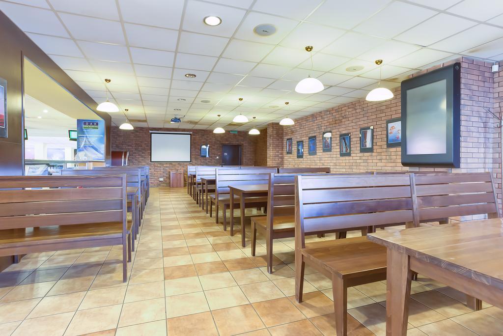 Hotel Lineas Prešov Екстериор снимка